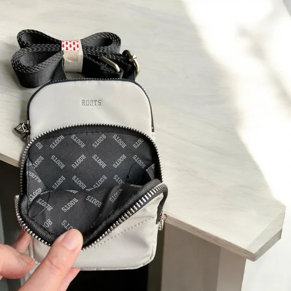 NEW ROOTS Unisex Men's Women's Poly Crossbody Bag Cement Travel Adjustable Strap - Picture 5 of 7